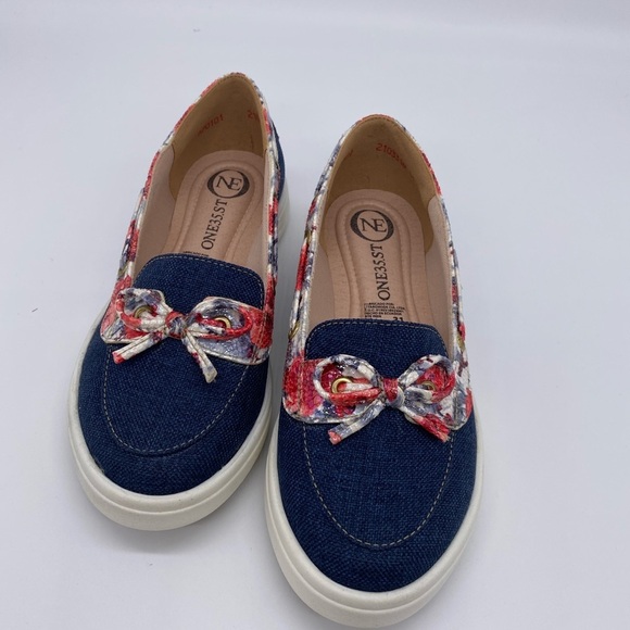 SLIP-ON FOR GIRLS,Azul Vegan Materials Florar Pattern, Size # 31 USA 13 - Picture 1 of 7